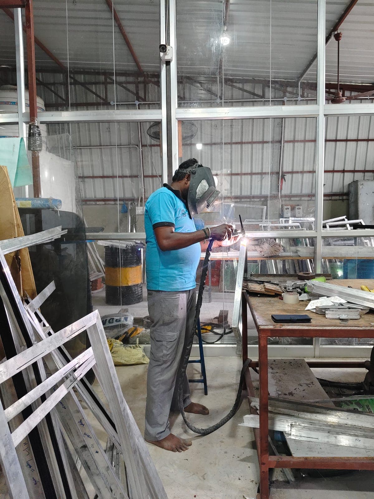 Fleet passenger bus and van glass maintenance